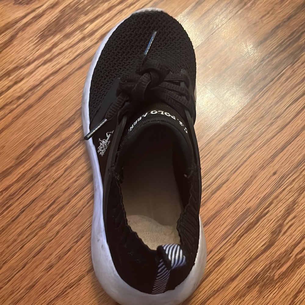 Hi I’m selling these us polo kids shoes size 13.5 - Picture 4 of 5